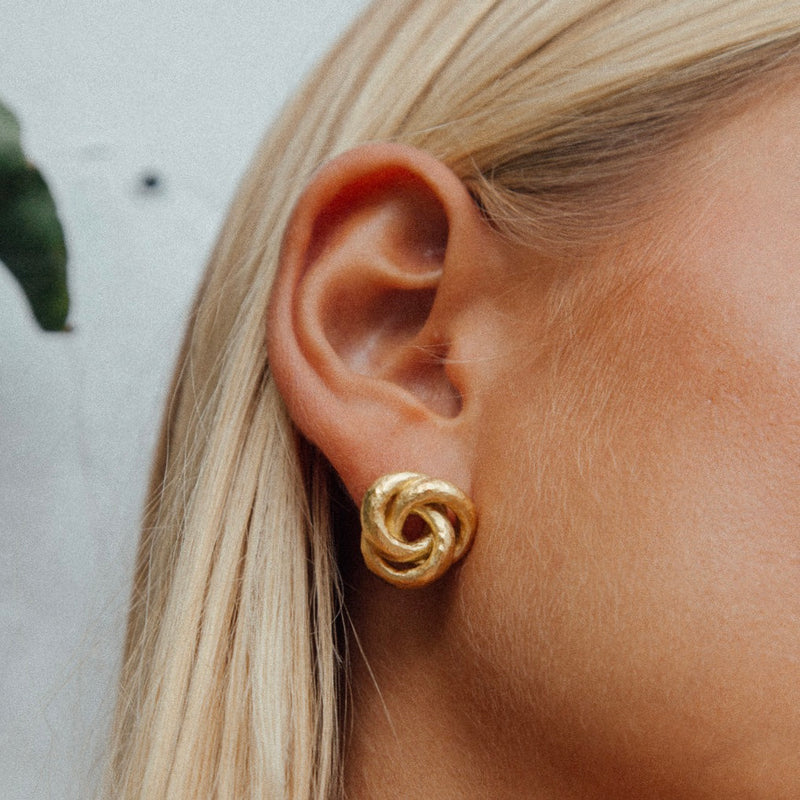 Earrings gold jewelry
